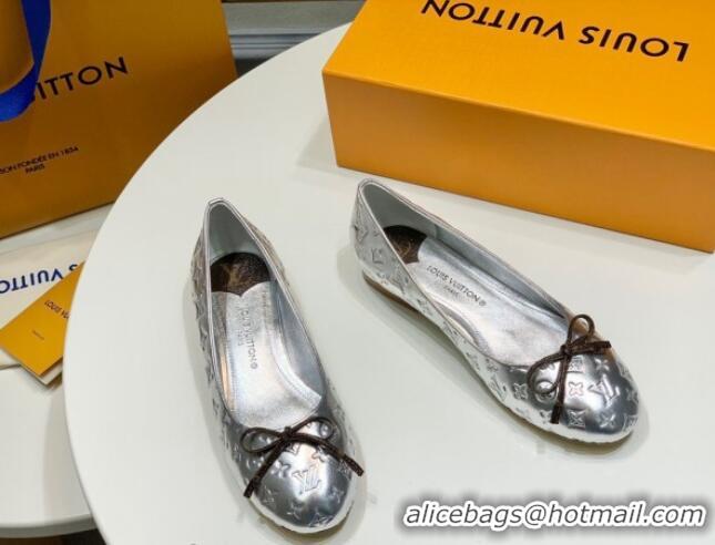 Modern Louis Vuitton Nina Flat Ballerinas in Metallic Monogram Leather Silver 725057