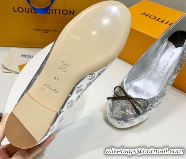 Modern Louis Vuitton Nina Flat Ballerinas in Metallic Monogram Leather Silver 725057