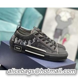 Sumptuous Dior B23 Low-top Sneakers in White Oblique Canvas Black 236212