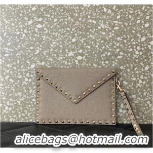 Famous Brand VALENTINO GARAVANI ROCKSTUD Clutch 0P87 gray