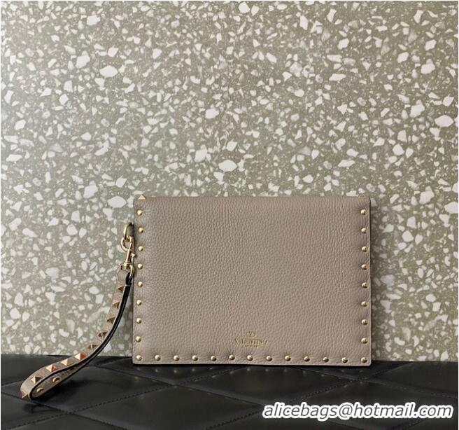 Famous Brand VALENTINO GARAVANI ROCKSTUD Clutch 0P87 gray