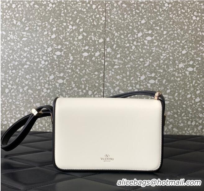 Well Crafted VALENTINO GARAVANI LETTER SMALL BAG 0M59 WHITE&BLACK