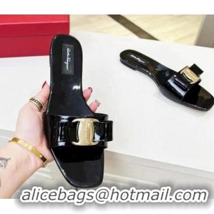 Chic Salvatore Ferragamo Alice Vara Bow Patent Leather Flat Slide Sandals Black/Gold 012970