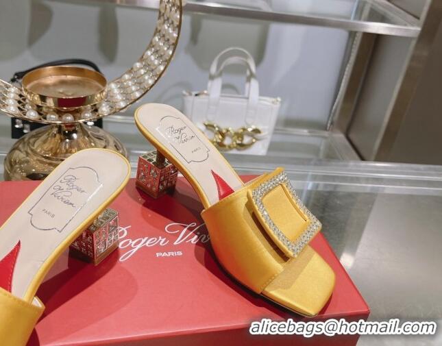 Luxurious Roger Vivier Cube Strass Buckle Heel Slide Sandals 4.5cm in Satin Yellow 718022