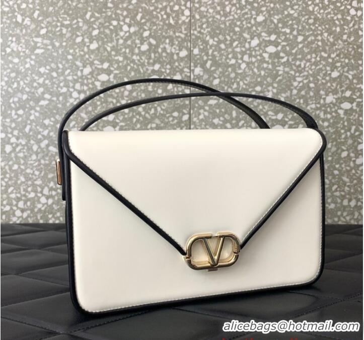 Good Taste VALENTINO GARAVANI LETTER BAG 0M50 WHITE&BLACK