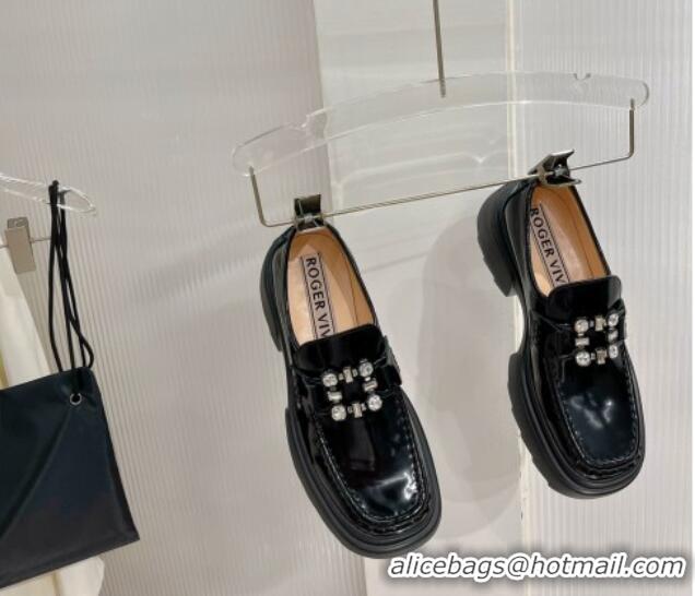 Pretty Style Roger Vivier Wallaviv Strass Buckle Loafers in Patent Leather Black 2238334