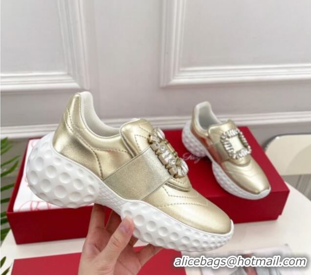 Good Quality Roger Vivier Viv Run Moonlight Crystal Buckle Sneakers in Metallic Leather Gold 809050