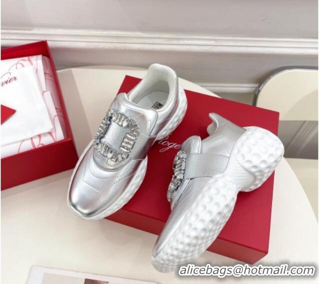 Top Design Roger Vivier Viv Run Moonlight Crystal Buckle Sneakers in Metallic Leather Silver 809051