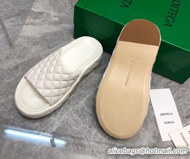 Trendy Design Bottega Veneta Padded Quilted Leather Flat Slide Sandals White 020714