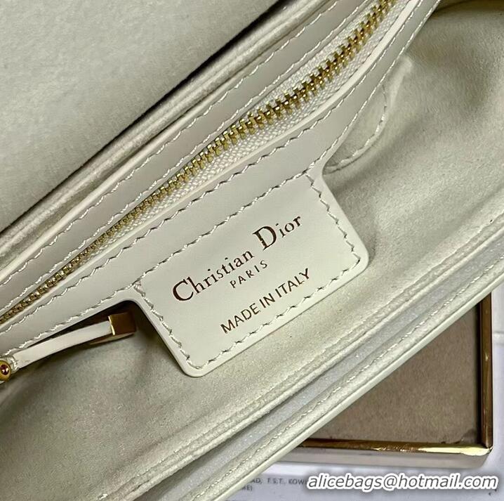 Most Popular DIOR Box Calfskin M9261U White