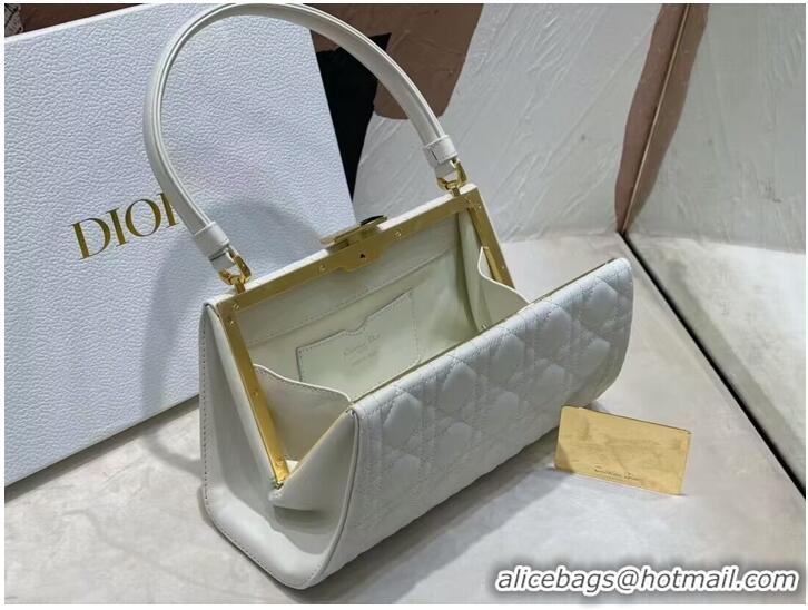 Top Grade DIOR CARO COLLE NOIRE CLUTCH Cannage Lambskin C0688 white