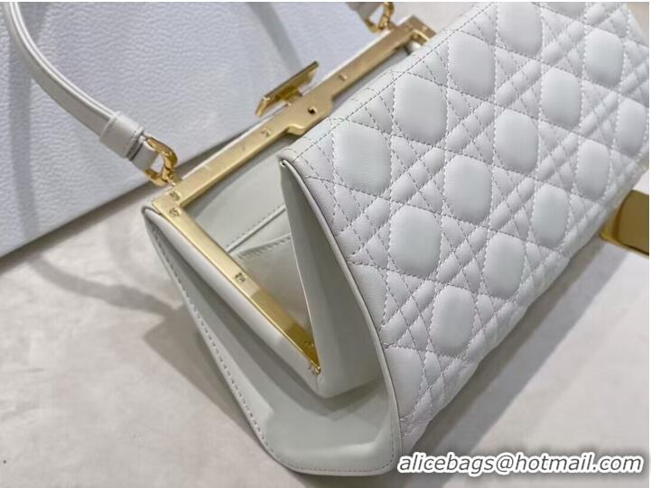 Top Grade DIOR CARO COLLE NOIRE CLUTCH Cannage Lambskin C0688 white