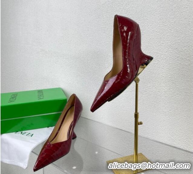 Trendy Design Bottega Veneta Punta Pumps 9cm in Croc-embossed glossy leather Cherry Red 0718016