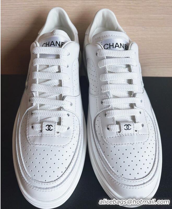 ​New Style Chanel Calfskin Womens Low-Top CC Sneakers CH8760 White