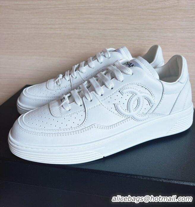 ​New Style Chanel Calfskin Womens Low-Top CC Sneakers CH8760 White