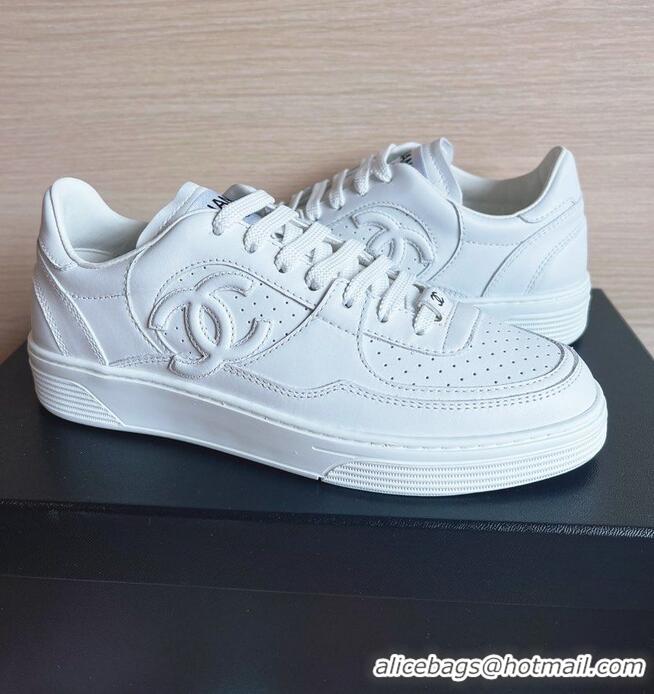 ​New Style Chanel Calfskin Womens Low-Top CC Sneakers CH8760 White