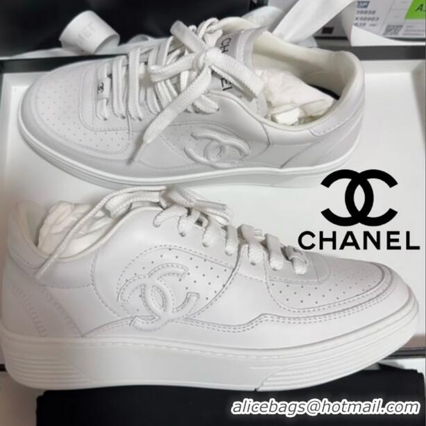 ​New Style Chanel Calfskin Womens Low-Top CC Sneakers CH8760 White