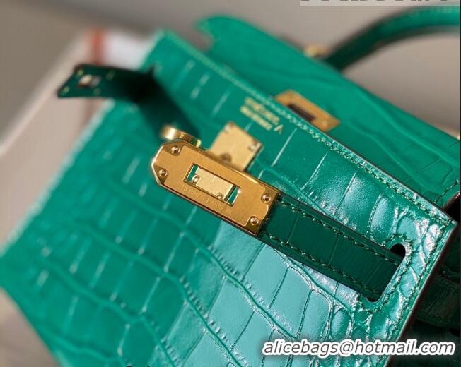 Good Taste Hermes Mini Kelly Bag 19cm in Crocodile Embossed Leather 0523 Emerald Green 2023