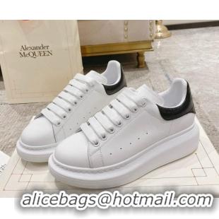 Sumptuous Alexander McQueen Oversized Sneakers with Stone-embossed Heel White/Black 614091