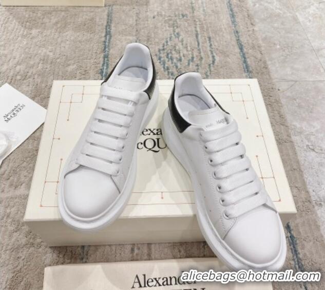 Sumptuous Alexander McQueen Oversized Sneakers with Stone-embossed Heel White/Black 614091