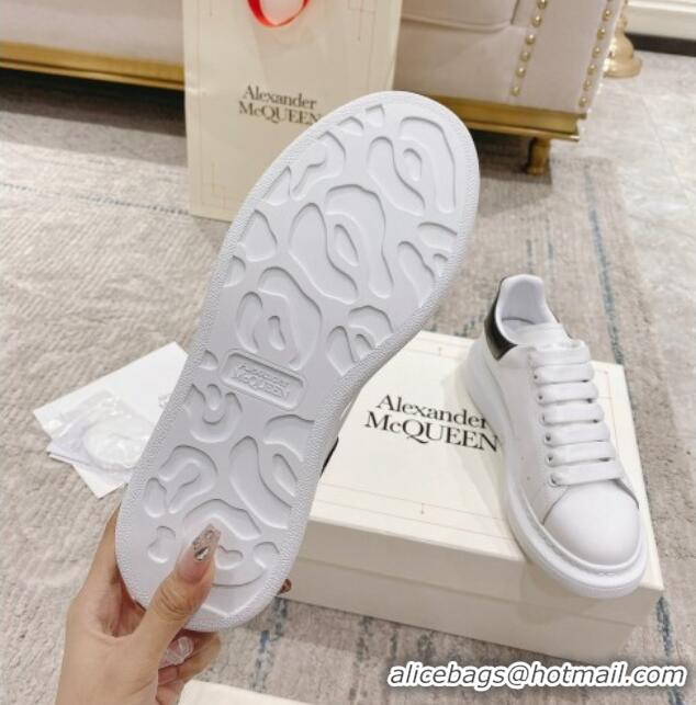 Sumptuous Alexander McQueen Oversized Sneakers with Stone-embossed Heel White/Black 614091