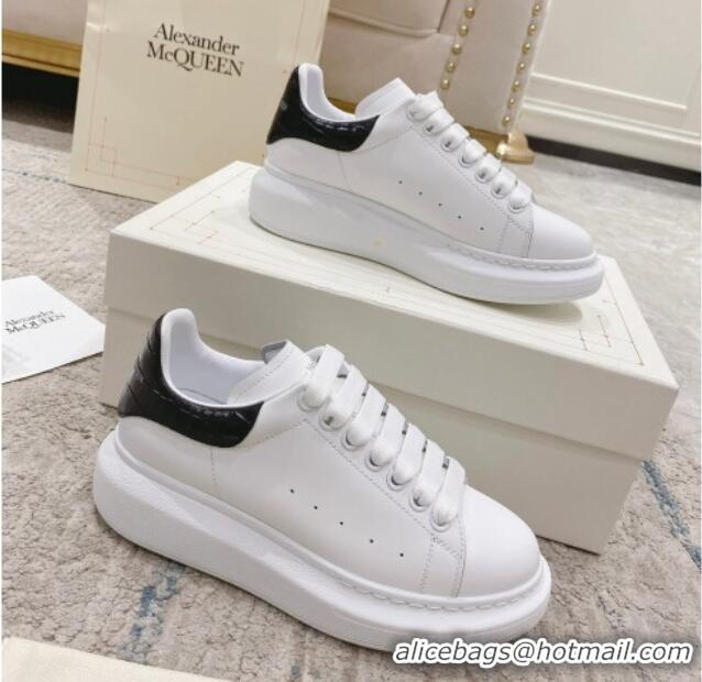 Sumptuous Alexander McQueen Oversized Sneakers with Stone-embossed Heel White/Black 614091