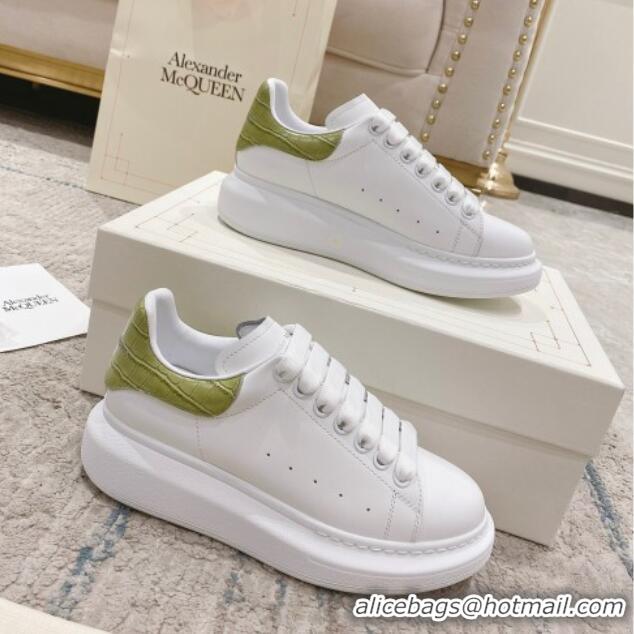 Top Grade Alexander McQueen Oversized Sneakers with Stone-embossed Heel White/Avocado Green 614092