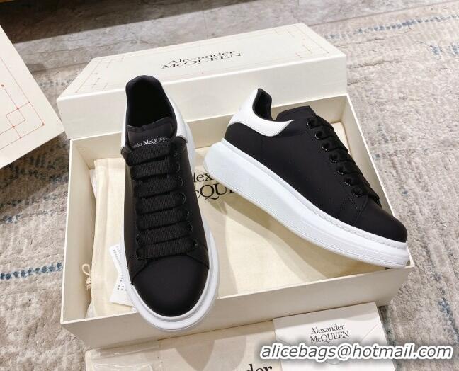 Beautiful Alexander McQueen Oversized Sneakers with Calf Leather Heel White/Black 614106