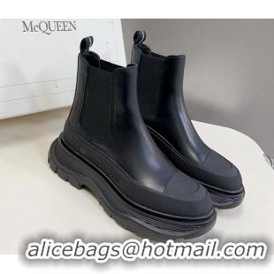 Charming Alexander McQueen Tread Slick Ankle Boot in Leather All Black 926003