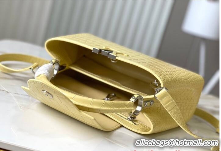 Reasonable Price Louis Vuitton Capucines MM N93419 yellow