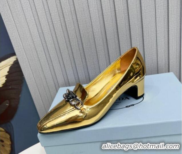 Best Grade Prada Patent Leather Pointed Pumps 4.5cm with Logo Chain Gold 821096