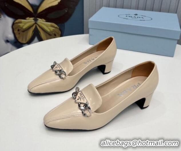 Best Product Prada Patent Leather Pointed Pumps 4.5cm with Logo Chain Nude 821098