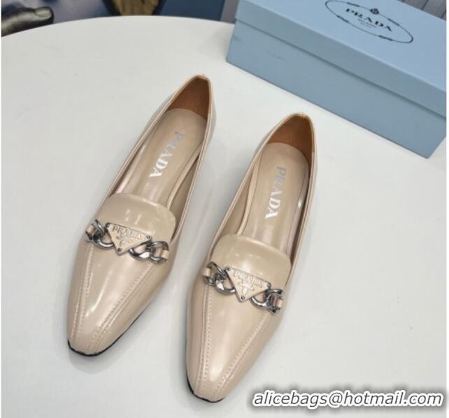 Best Product Prada Patent Leather Pointed Pumps 4.5cm with Logo Chain Nude 821098