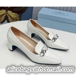 Pretty Style Prada Patent Leather Pointed Pumps 4.5cm with Logo Chain White 821099