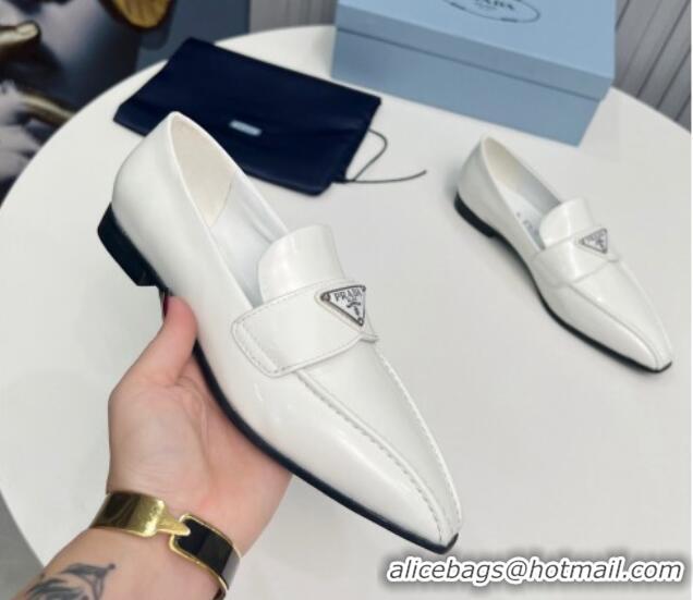 Classic Hot Prada Patent Leather Pointed Loafers White 821104