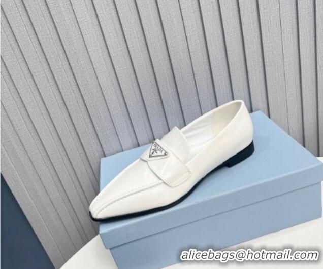 Classic Hot Prada Patent Leather Pointed Loafers White 821104