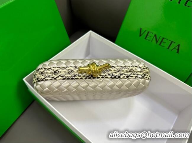 Buy Discount Bottega Veneta Knot Minaudiere Clutch in Intreccio Fabric 717622 Off-white 2023