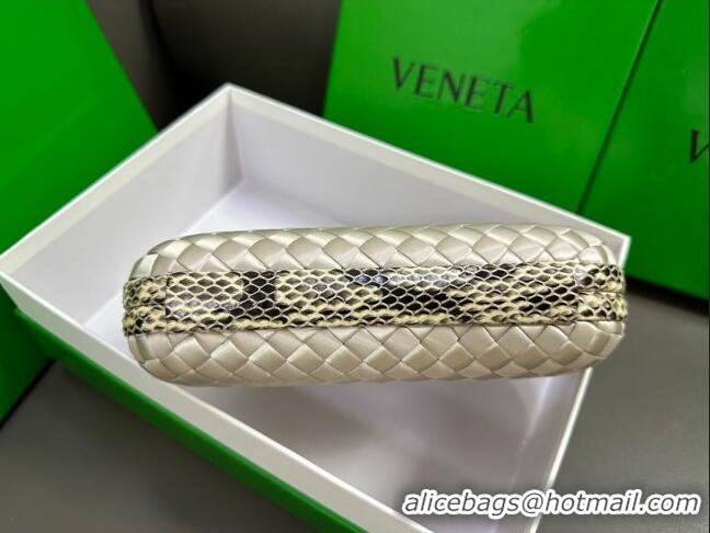 Buy Discount Bottega Veneta Knot Minaudiere Clutch in Intreccio Fabric 717622 Off-white 2023