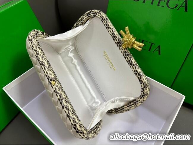 Buy Discount Bottega Veneta Knot Minaudiere Clutch in Intreccio Fabric 717622 Off-white 2023