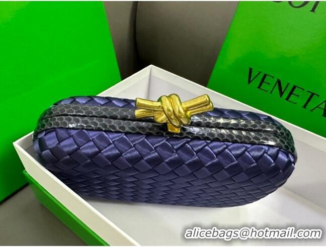 Famous Brand Bottega Veneta Knot Minaudiere Clutch in Intreccio Fabric 717622 Blue 2023