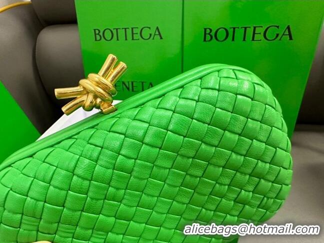 Shop Grade Bottega Veneta Knot Minaudiere Clutch in Padded Intreccio Leather 717622 Green 2023