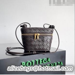 Well Crafted Bottega Veneta Mini Intrecciato Vanity Case 743551 Chocolate 2023