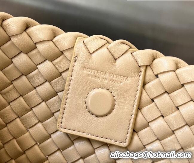 Super Quality Bottega Veneta Medium Clicker Shoulder Bag in Padded Intreccio Leather 730969 Porridge Beige 2023