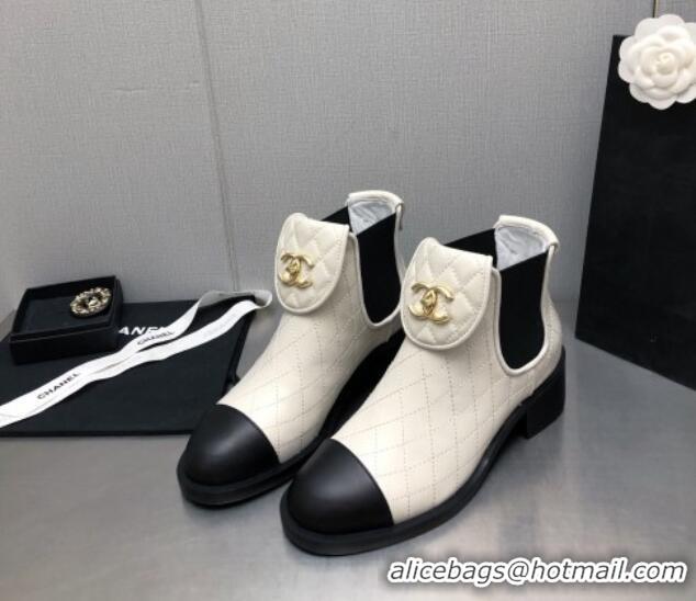 Sumptuous Chanel Quilted Calfskin Ankle Boots with CC Foldover White 809078