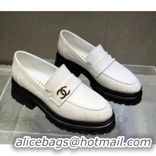 Expensive Chanel Quilted Calfskin Moccasins Loafers G45074 White 809085