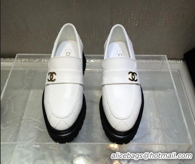 Expensive Chanel Quilted Calfskin Moccasins Loafers G45074 White 809085