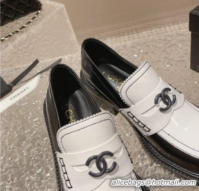 Low Price Chanel Calfskin Moccasins Loafers White/Black 819048