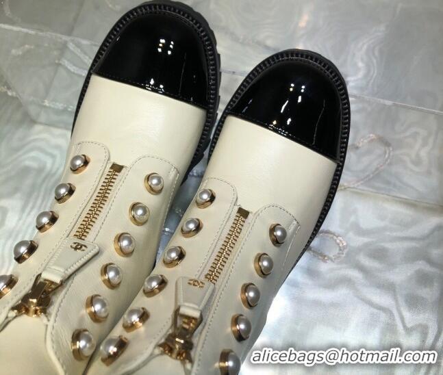 Best Product Chanel Calfskin Ankle Boots with Pearls and Zip White 819076