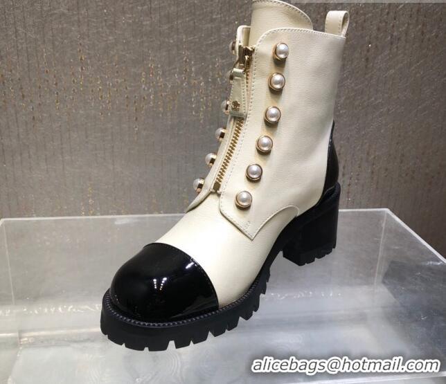 Best Product Chanel Calfskin Ankle Boots with Pearls and Zip White 819076