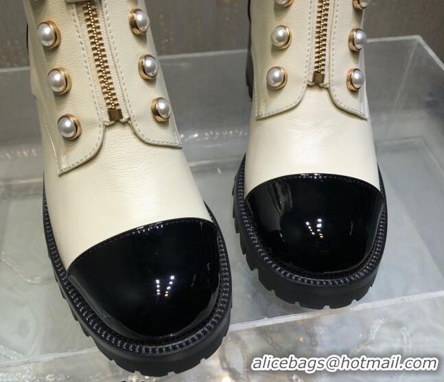 Best Product Chanel Calfskin Ankle Boots with Pearls and Zip White 819076